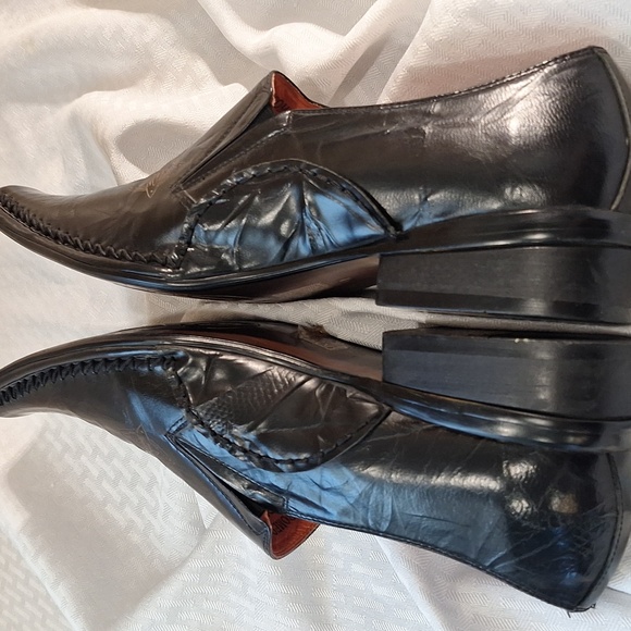Robert Wayne Romeo Men's Black Leather Slip-On Shoes - Picture 6 of 11